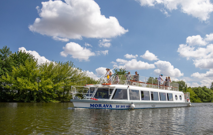 Unikátní přeplavba Baťova kanálu v duchu výročí 150 let od narození Tomáše Bati